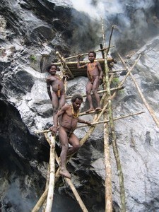 Papua – Mamberamo – Vano tribe – Stone axe maker